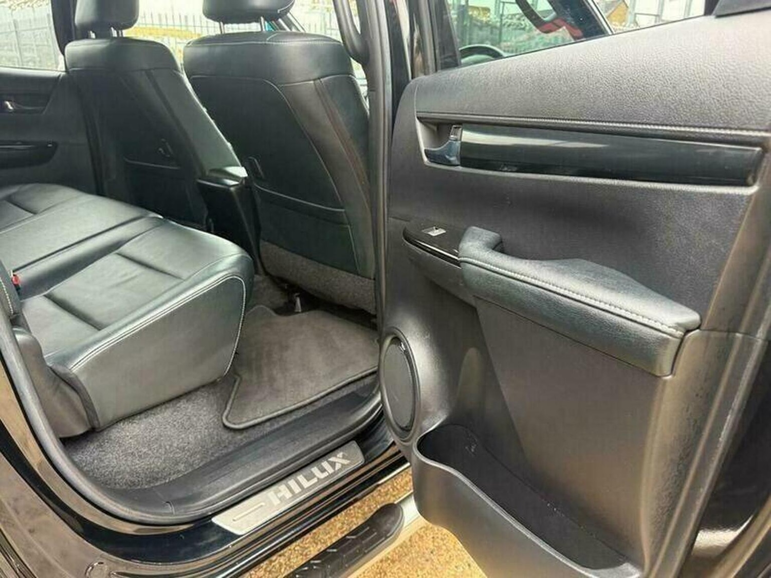 Used Toyota Hilux 2019 for sale - 76407472: Photo 52