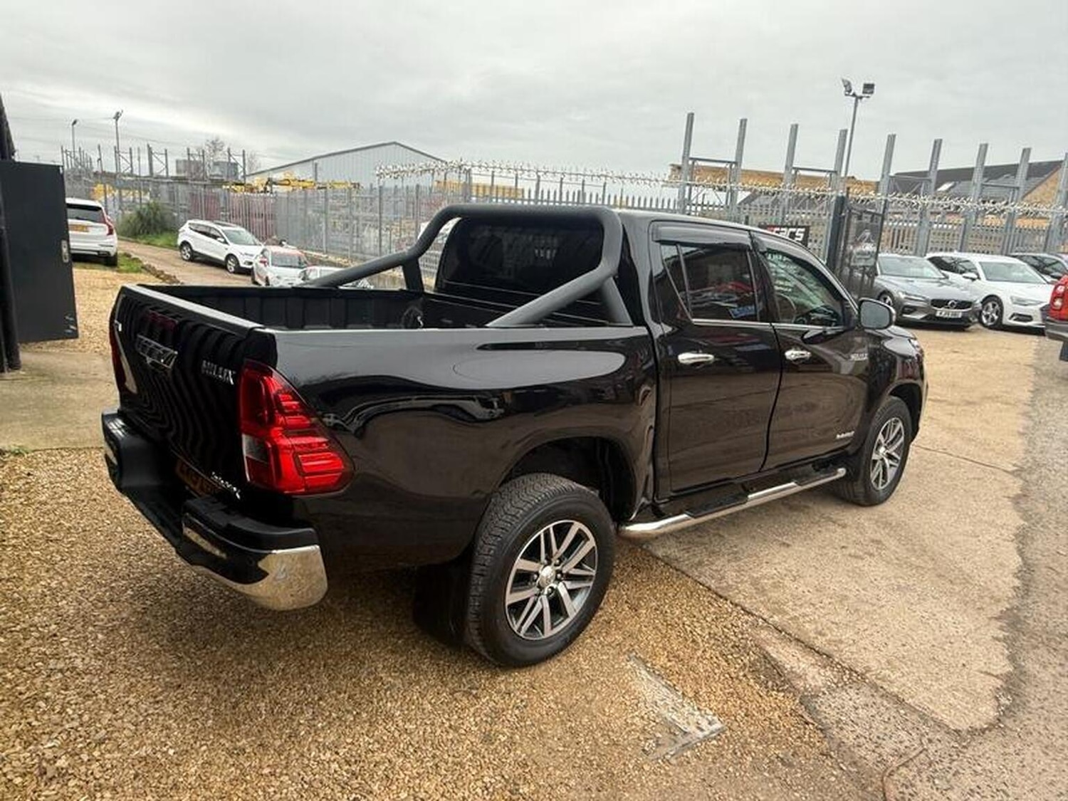 Used Toyota Hilux 2019 for sale - 76407472: Photo 67