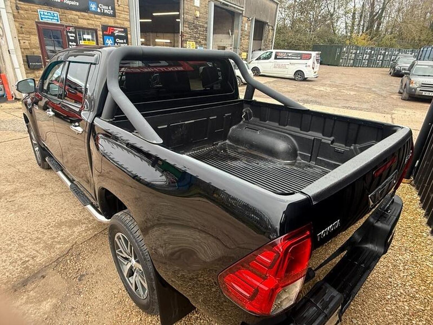 Used Toyota Hilux 2019 for sale - 76407472: Photo 80