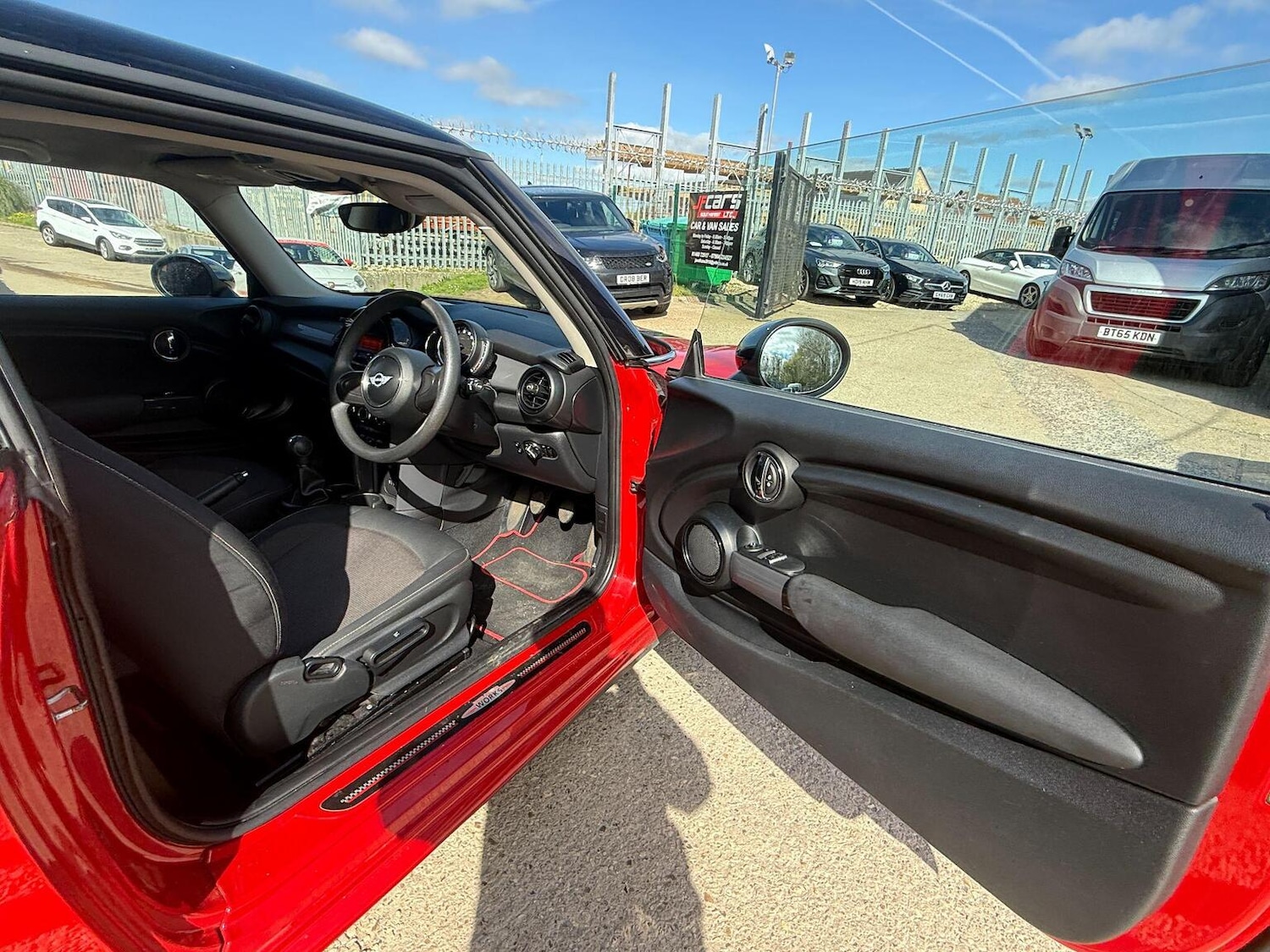 Used MINI Hatch 2018 for sale - 78112145: Photo 13