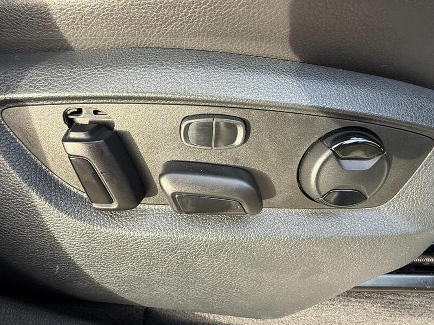 Used Volkswagen Touareg 2015 for sale - 77603422: Photo 32