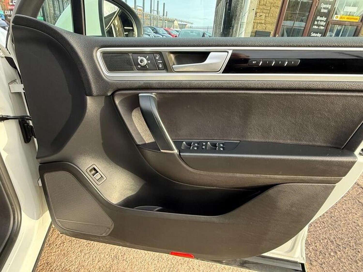 Used Volkswagen Touareg 2015 for sale - 77603422: Photo 33