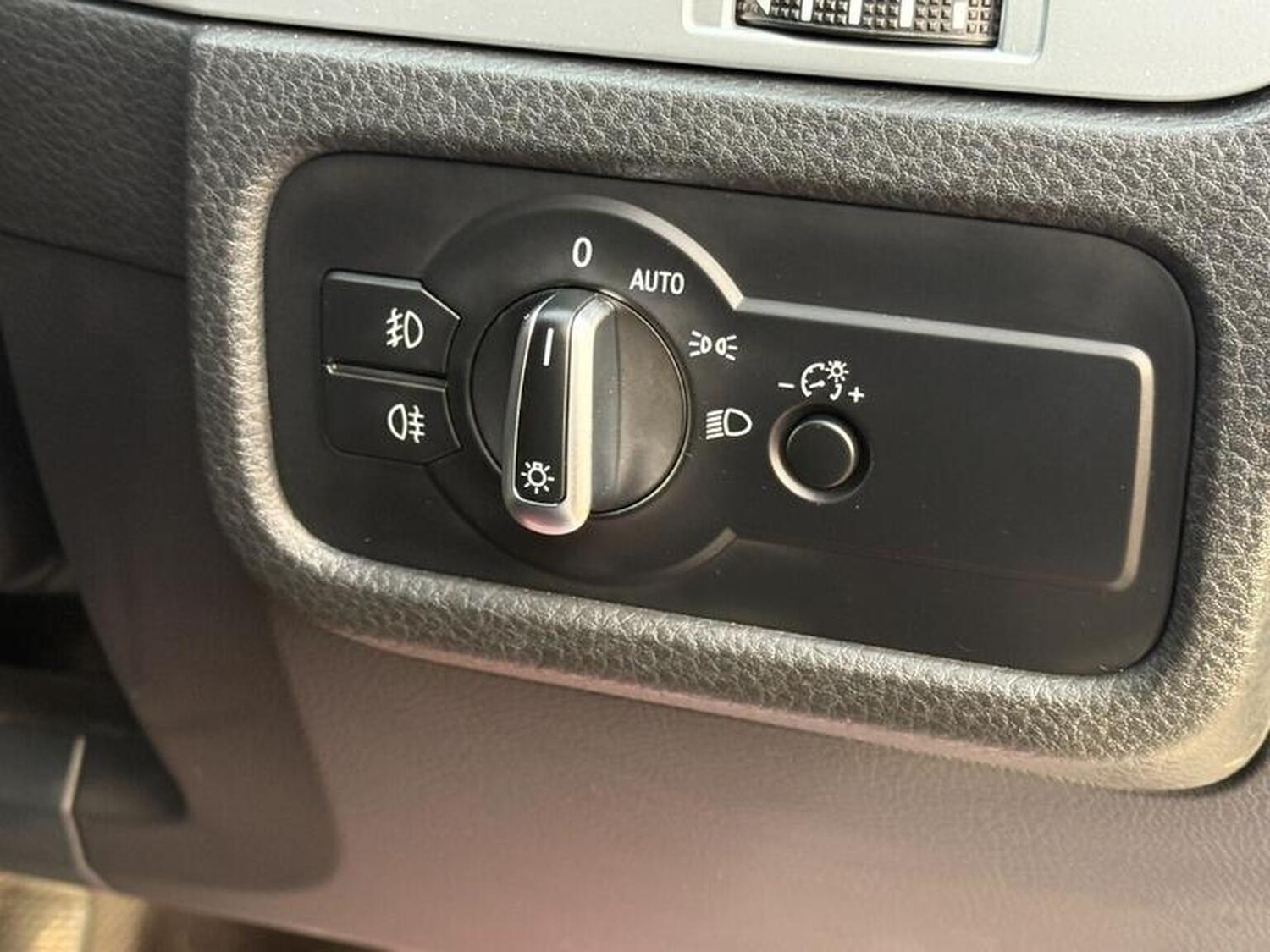 Used Volkswagen Touareg 2015 for sale - 77603422: Photo 37