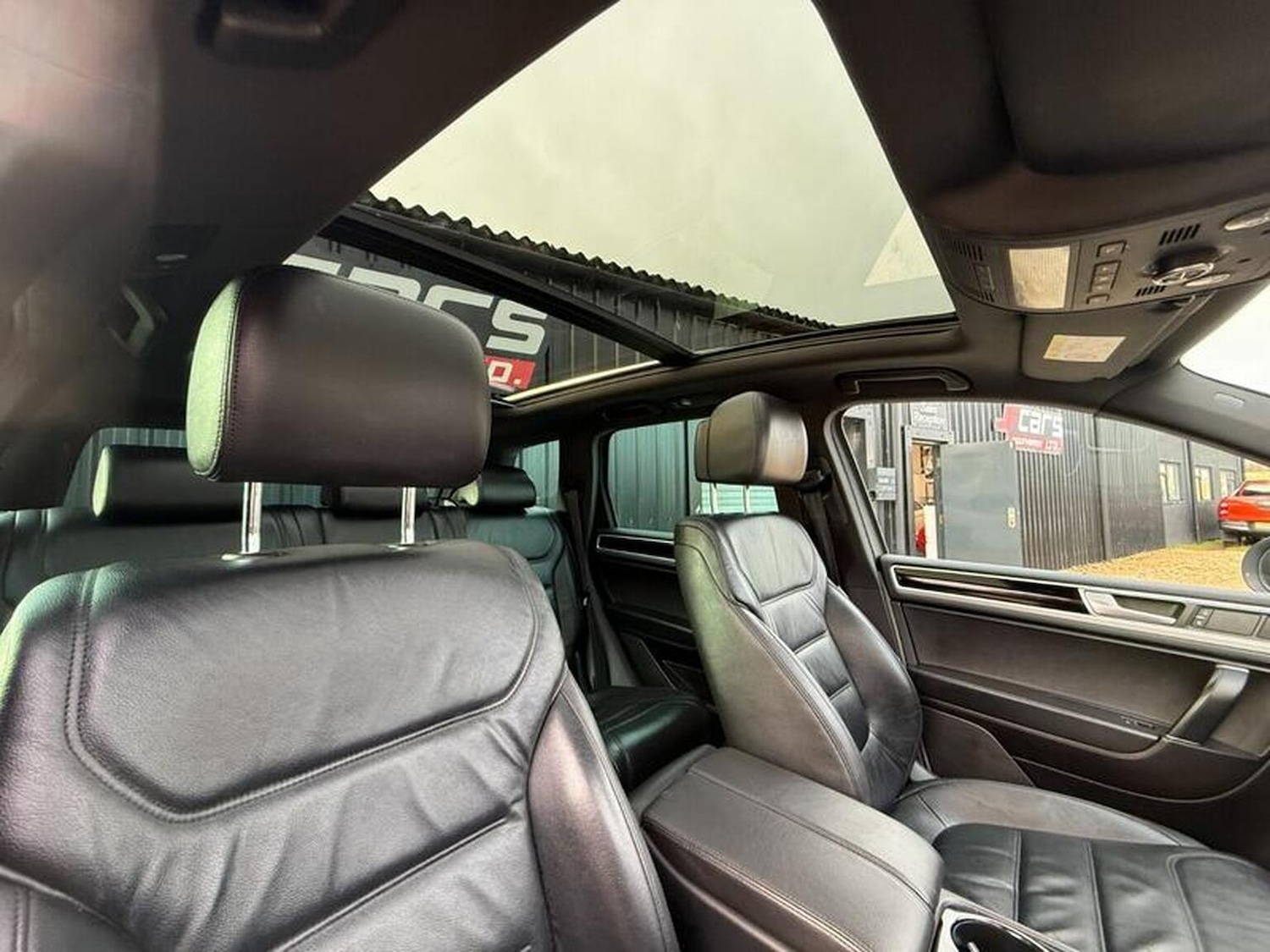 Used Volkswagen Touareg 2015 for sale - 77603422: Photo 39