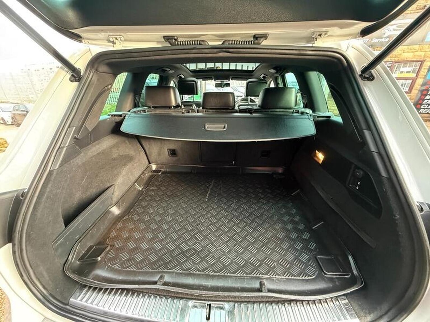 Used Volkswagen Touareg 2015 for sale - 77603422: Photo 44