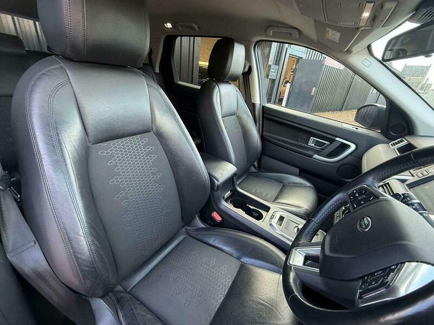 Used Land Rover Discovery Sport 2017 for sale - 77465731: Photo 32