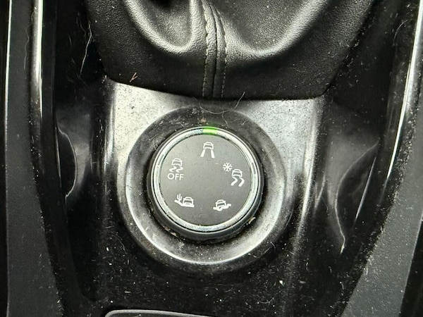 Used Peugeot 2008 2016 for sale - 76252354: Photo 25