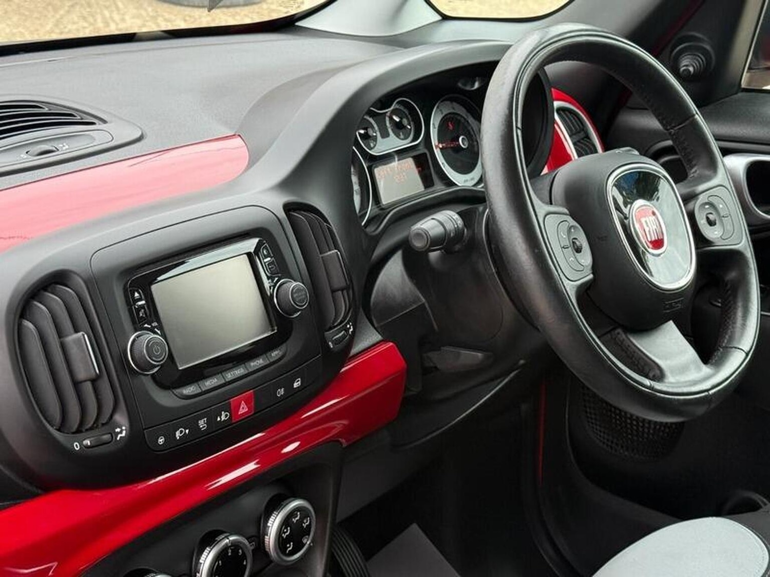 Used Fiat 500L 2016 for sale - 76058049: Photo 25