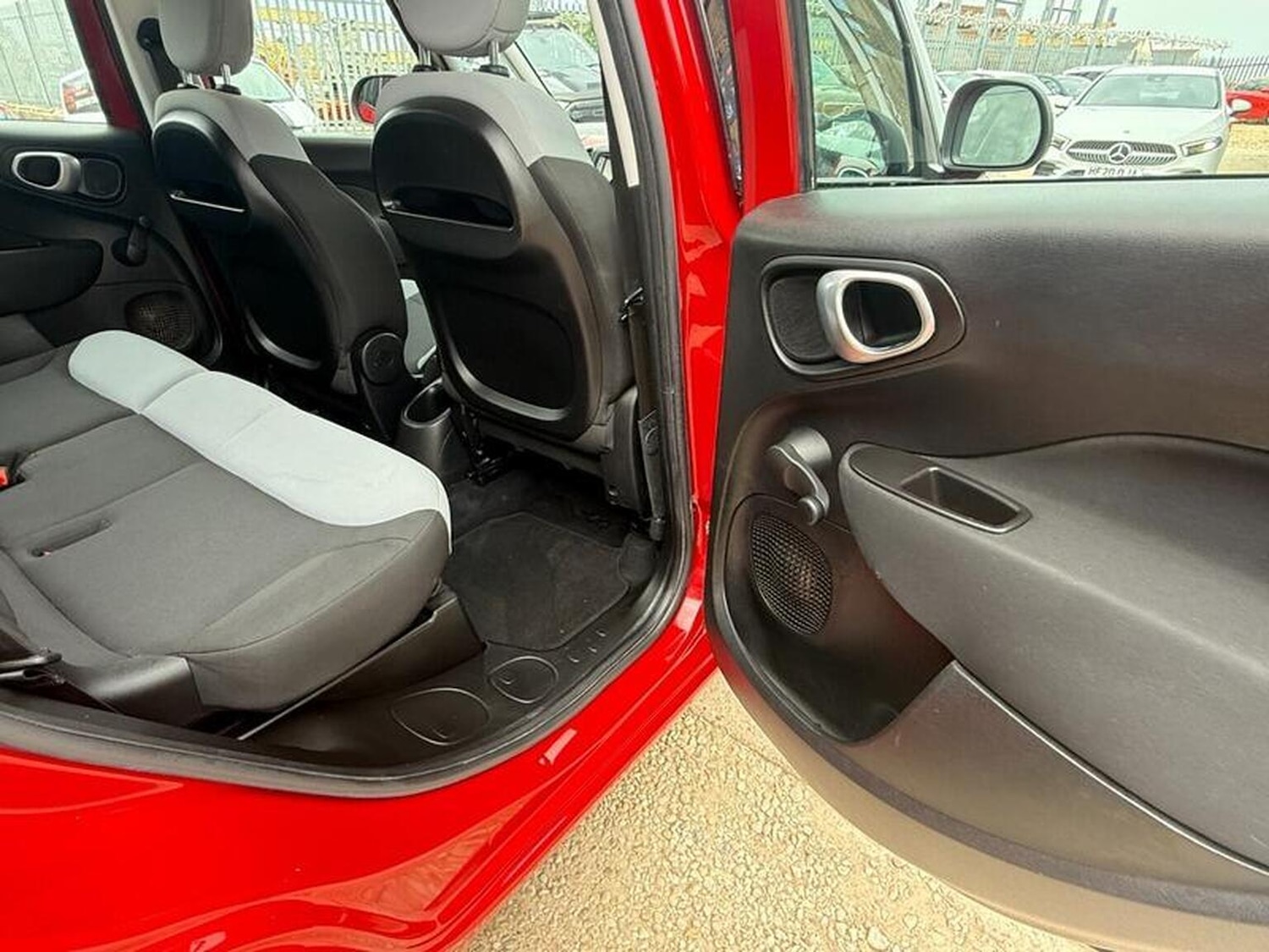 Used Fiat 500L 2016 for sale - 76058049: Photo 32