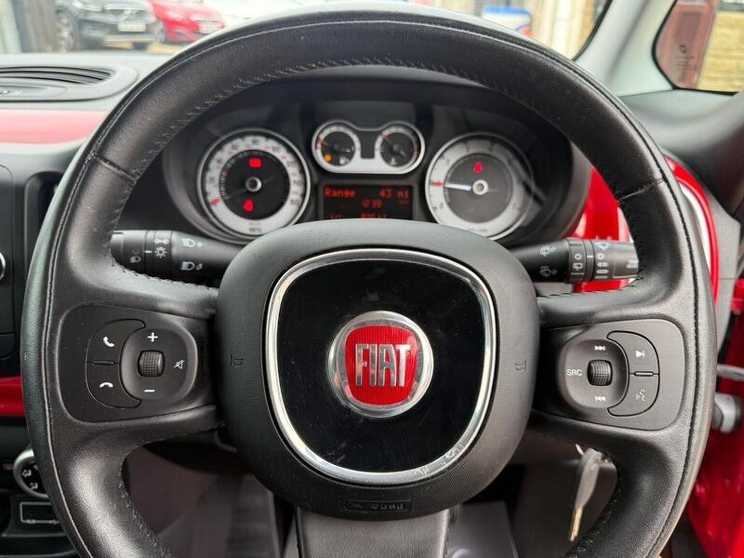 Used Fiat 500L 2016 for sale - 76058049: Photo 43