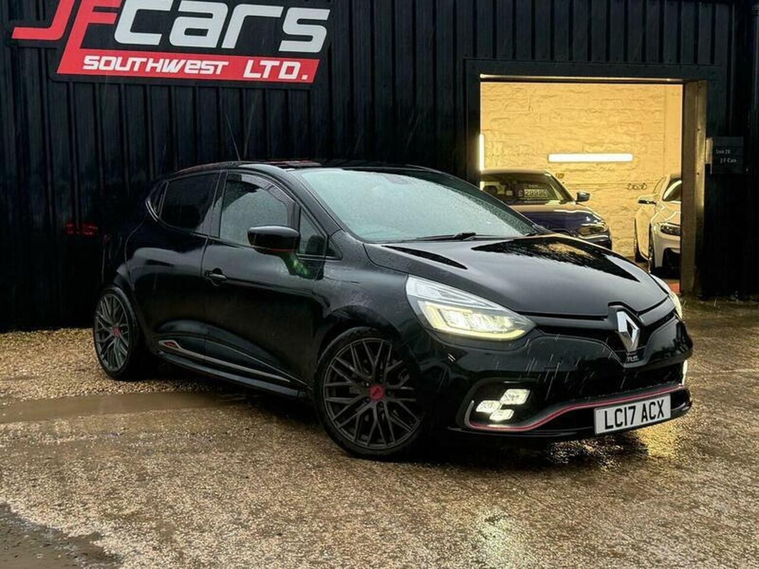 Used Renault Clio 2017 for sale - 77548296: Photo 10