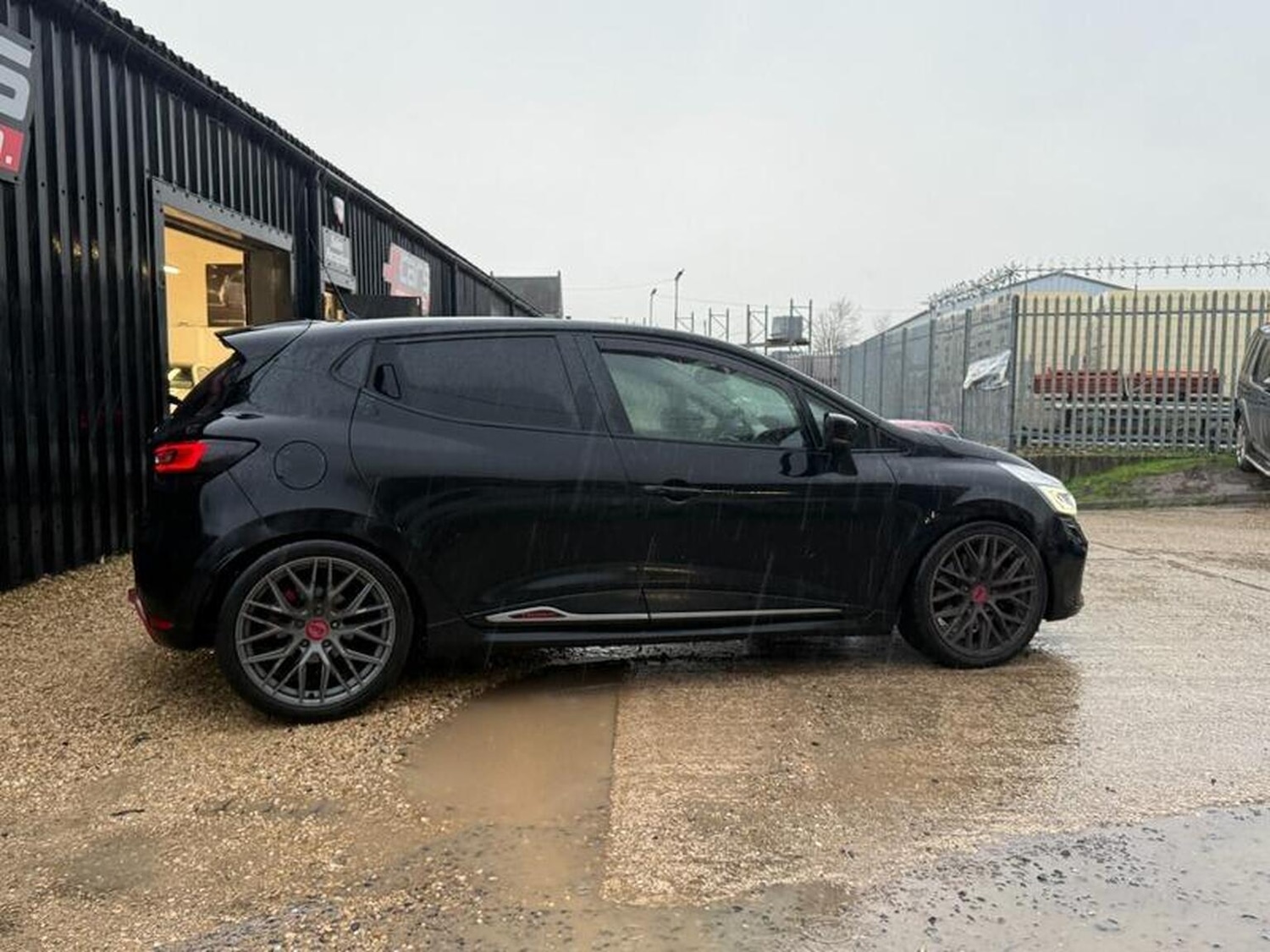 Used Renault Clio 2017 for sale - 77548296: Photo 18