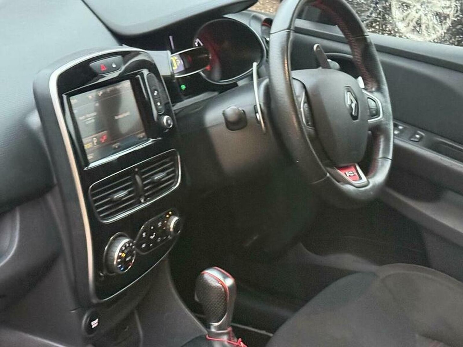 Used Renault Clio 2017 for sale - 77548296: Photo 35