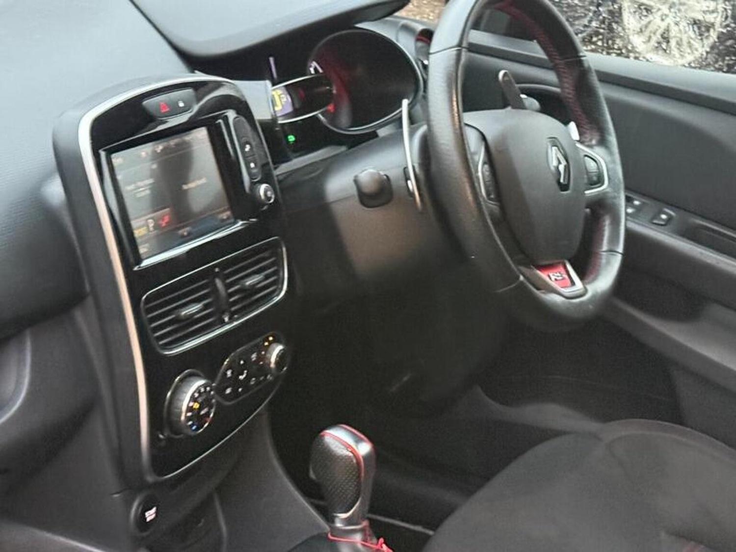 Used Renault Clio 2017 for sale - 77548296: Photo 51