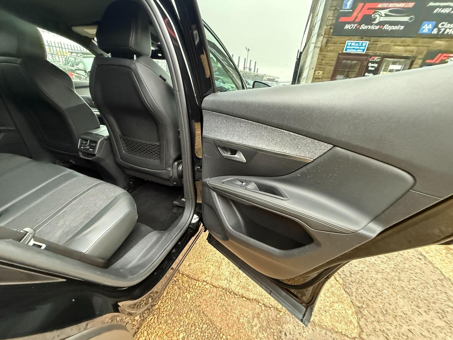 Used Peugeot 3008 2019 for sale - 77028013: Photo 25