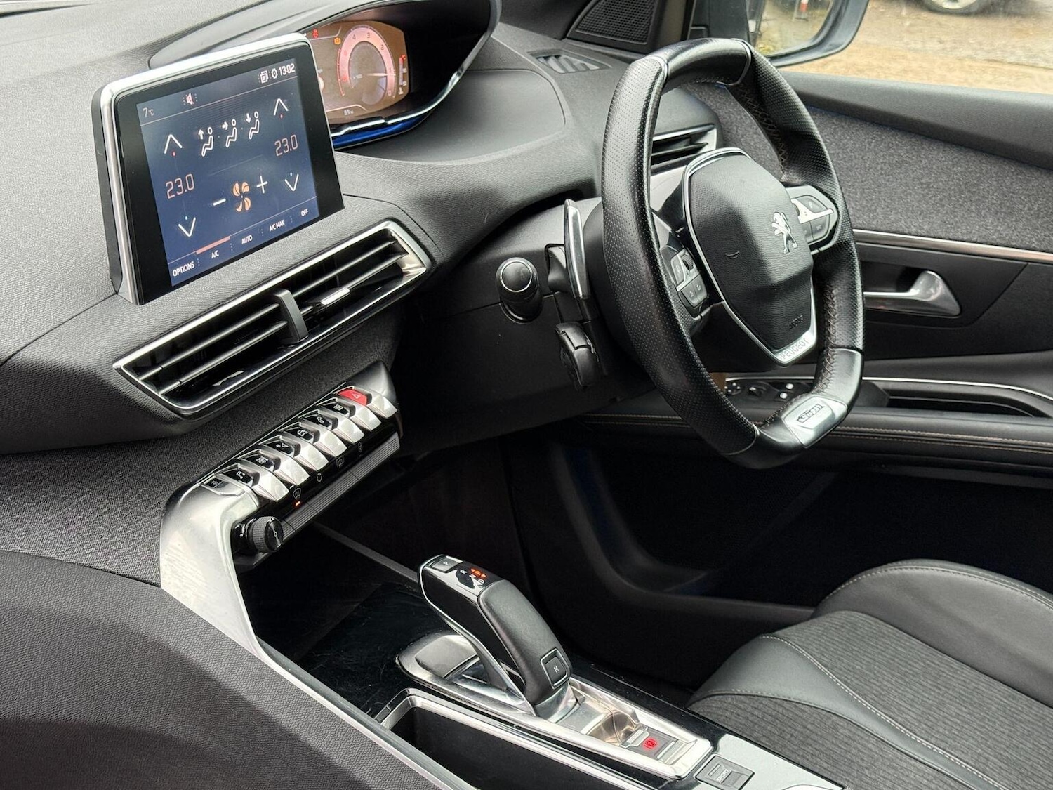 Used Peugeot 3008 2019 for sale - 77028013: Photo 32