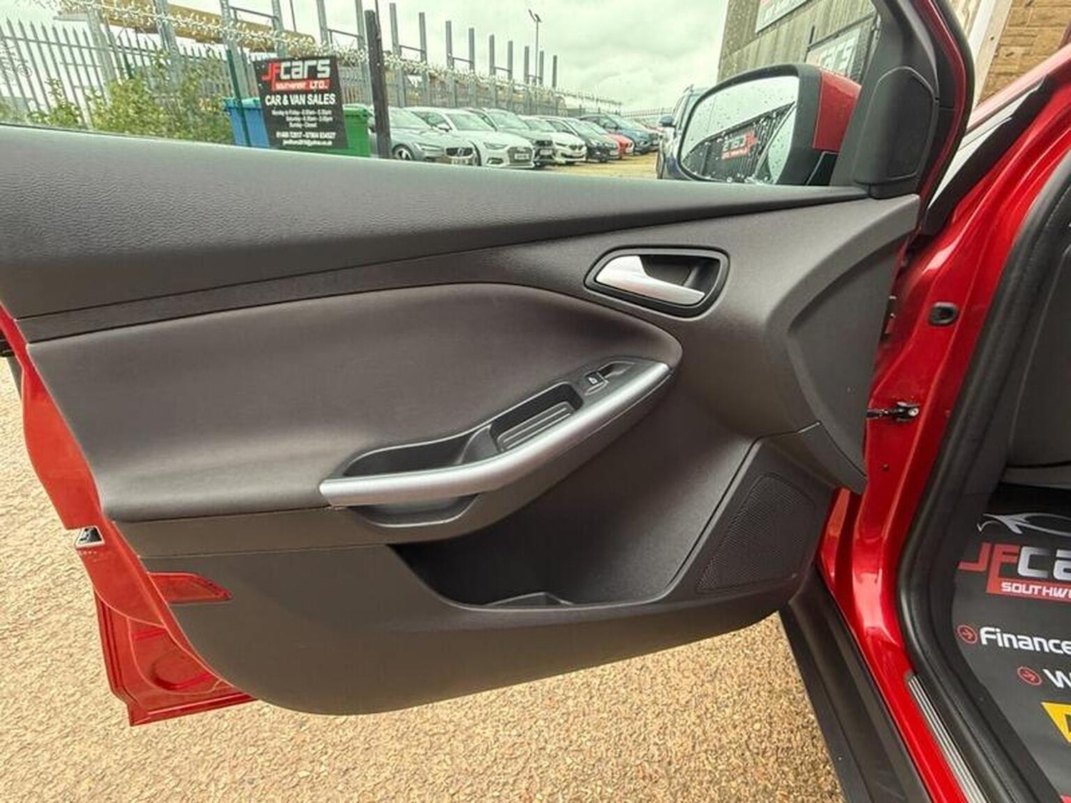 Used Ford Focus 2014 for sale - 76845053: Photo 23