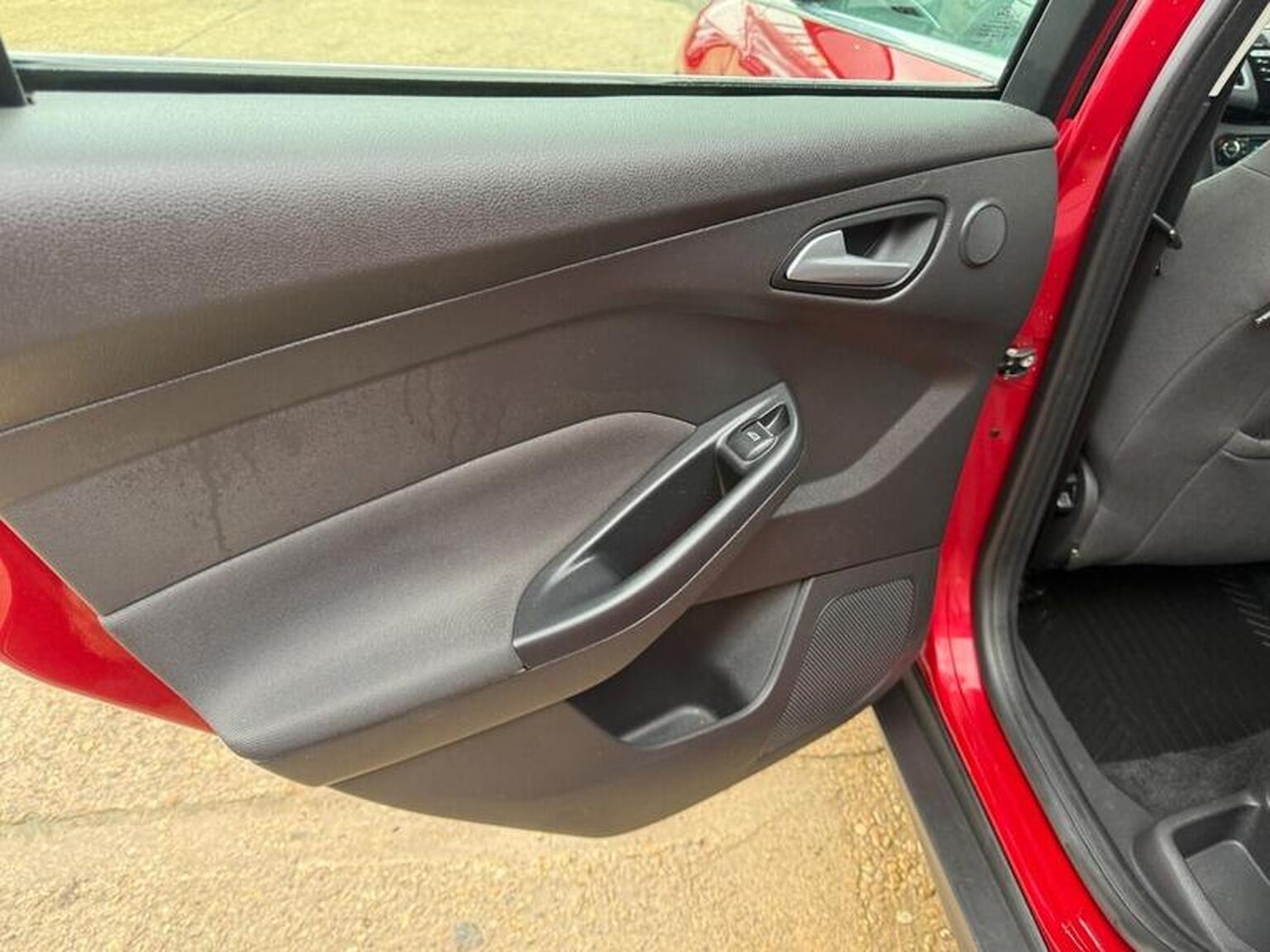 Used Ford Focus 2014 for sale - 76845053: Photo 30