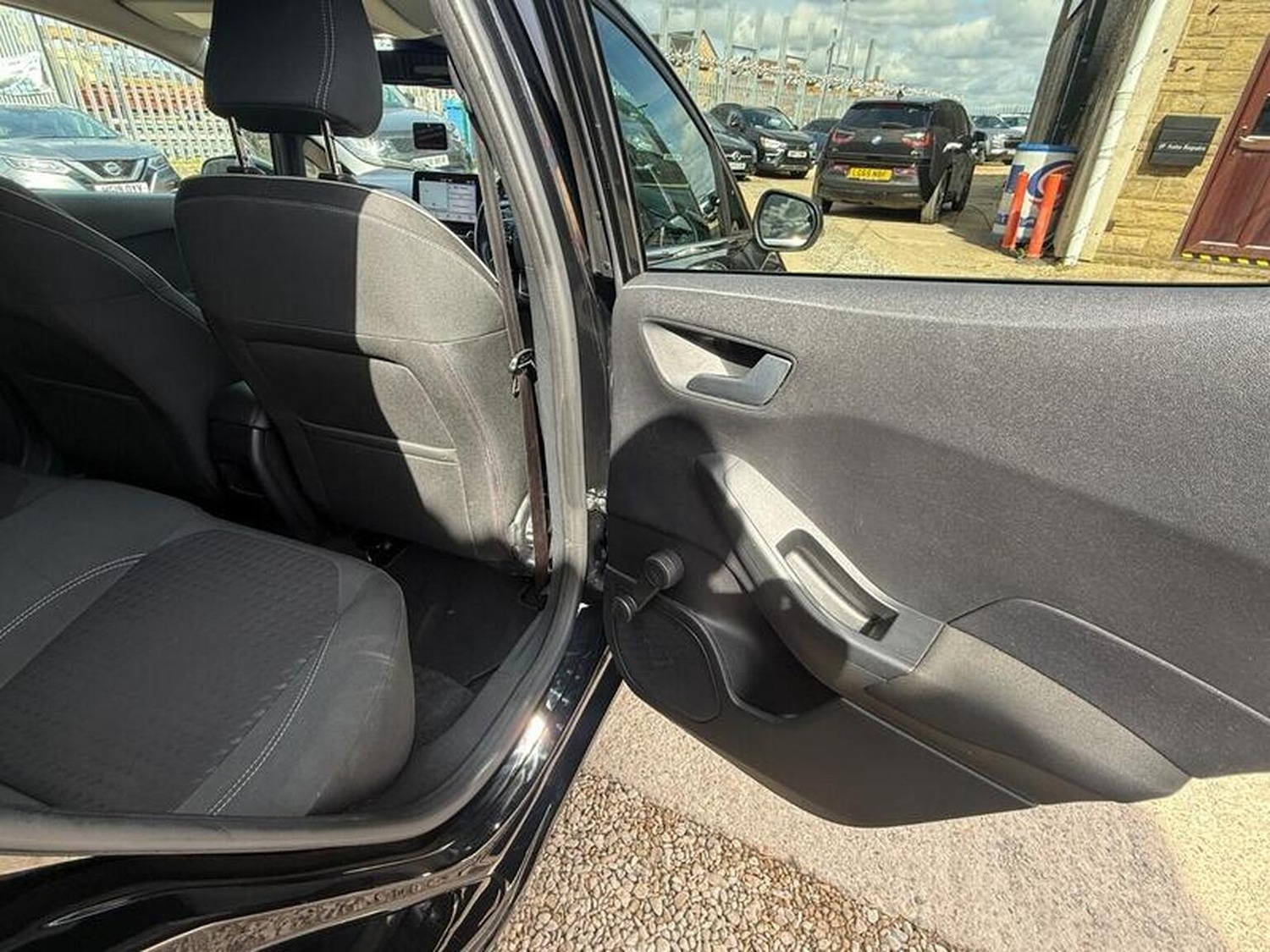 Used Ford Fiesta 2018 for sale - 78018429: Photo 44