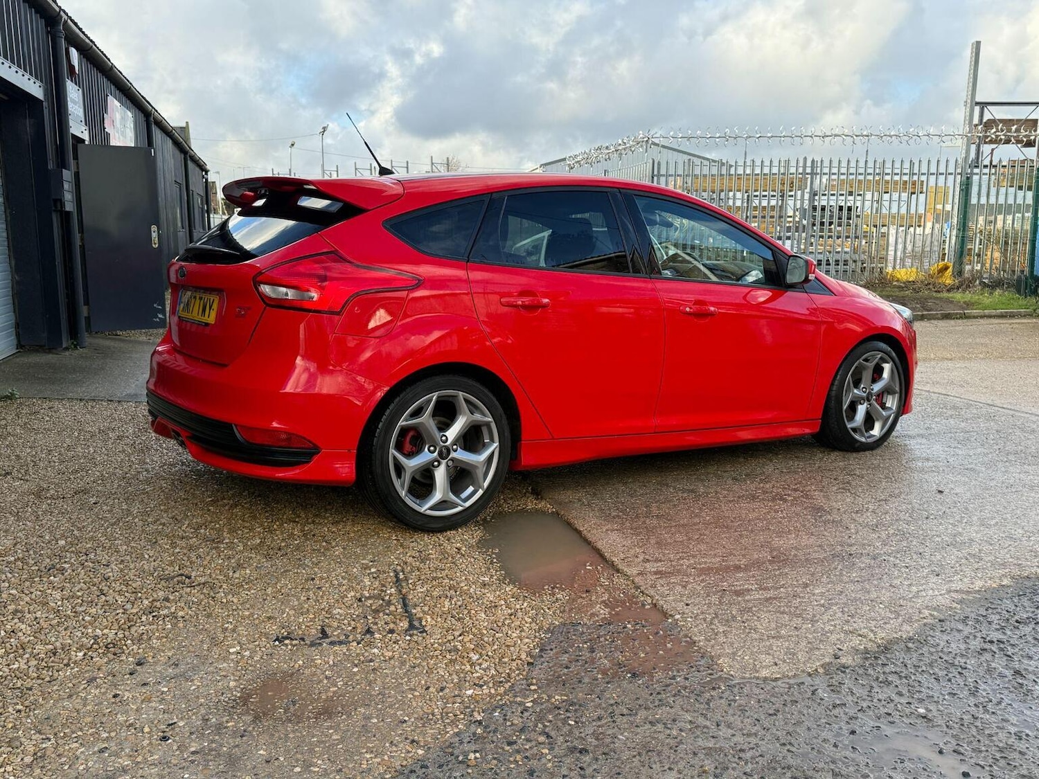 Used Ford Focus 2017 for sale - 77237115: Photo 11