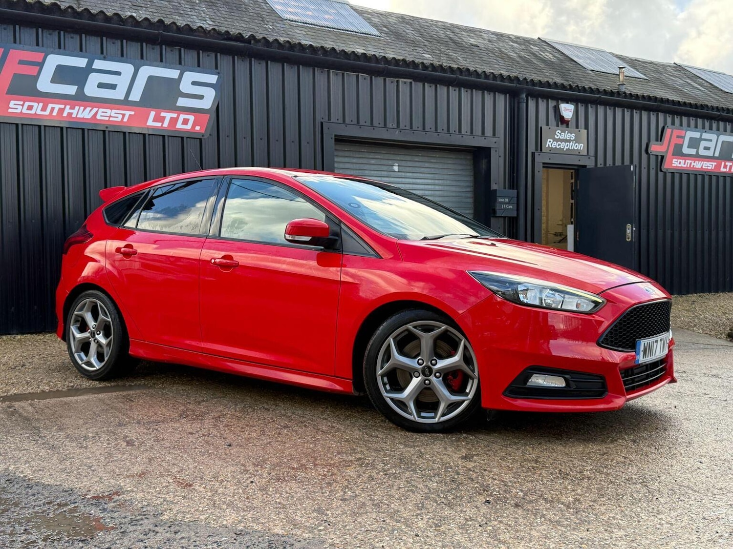 Used Ford Focus 2017 for sale - 77237115: Photo 3