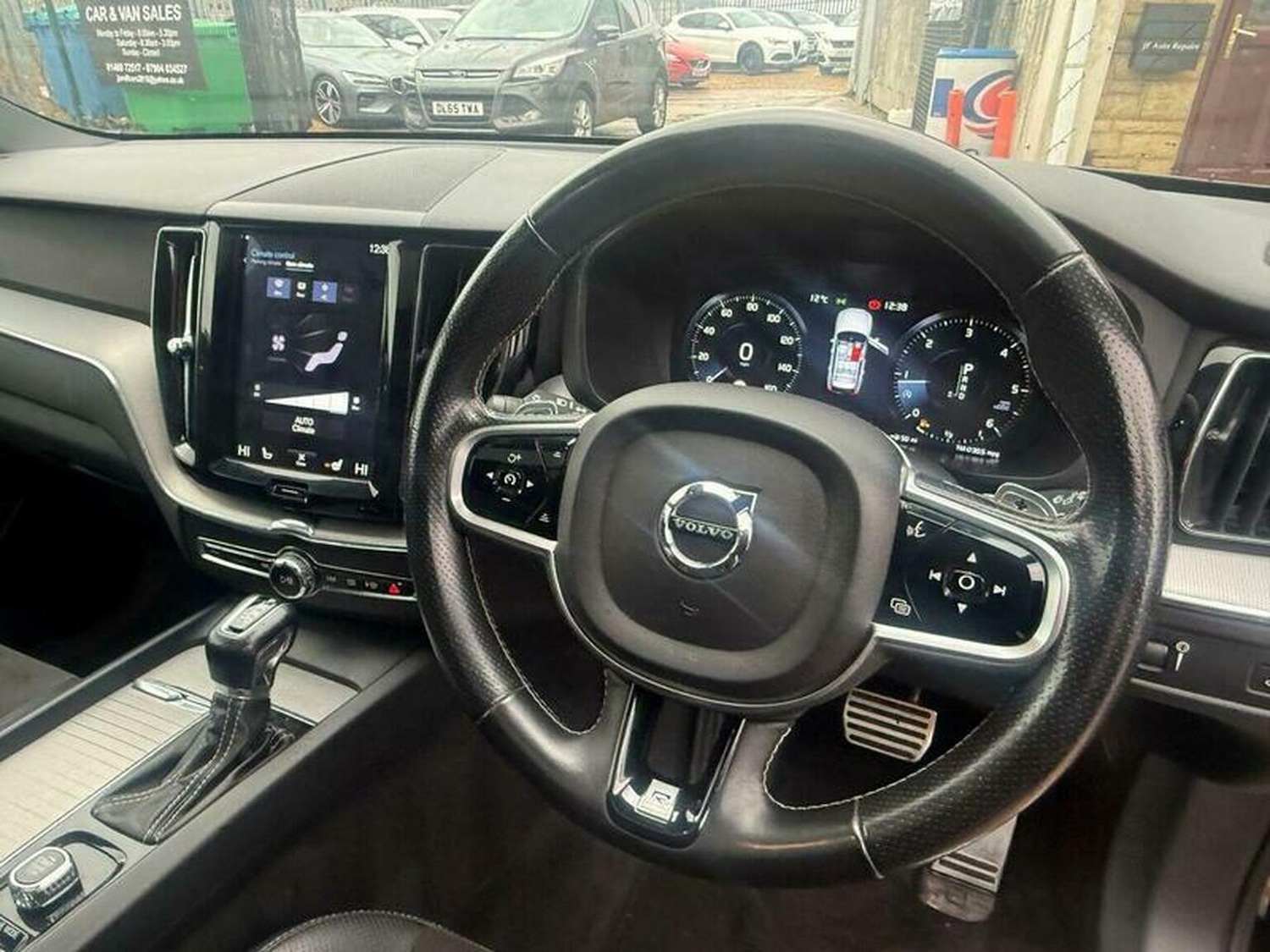 Used Volvo XC60 2018 for sale - 76957209: Photo 25