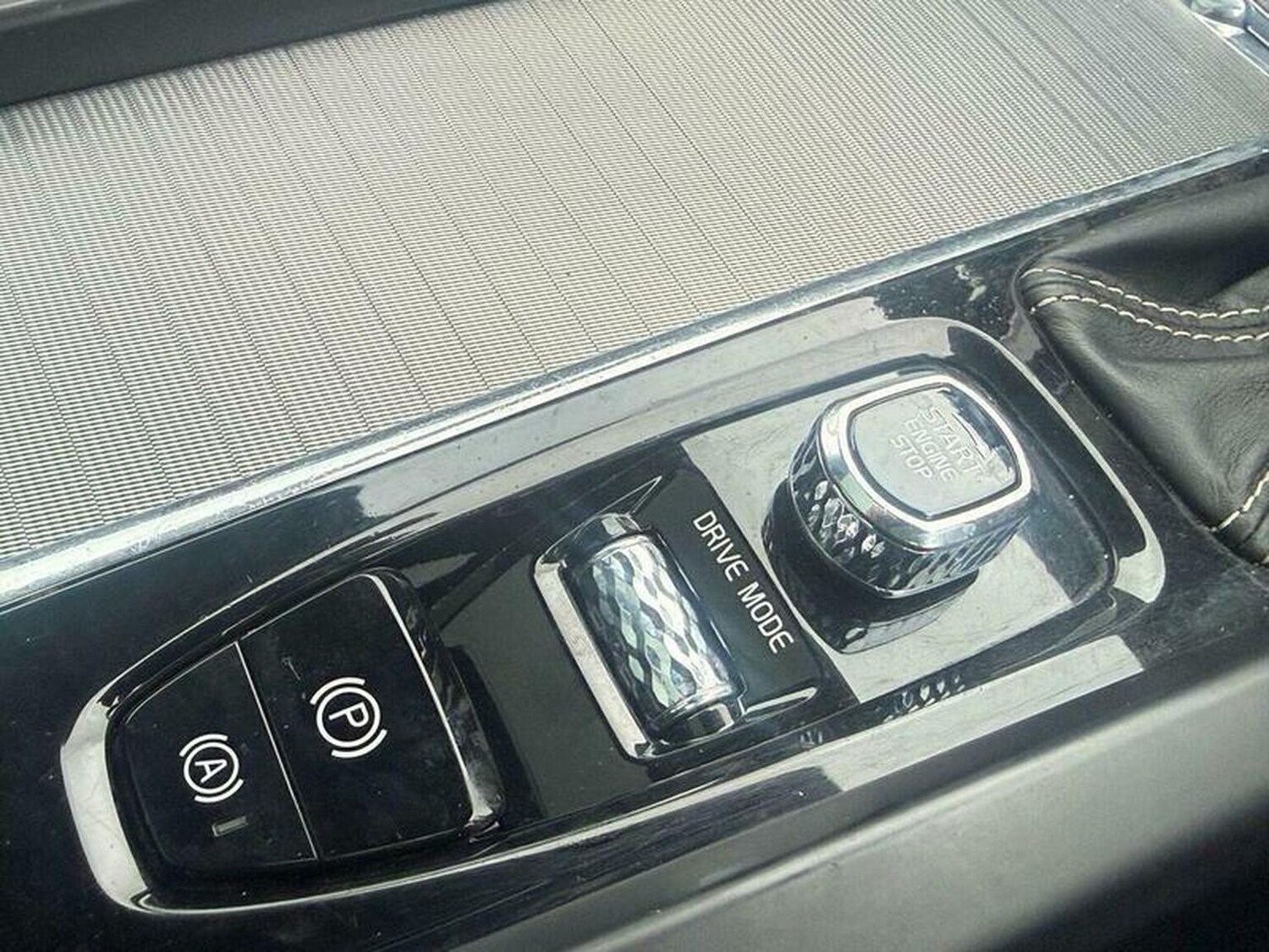 Used Volvo XC60 2018 for sale - 76957209: Photo 33