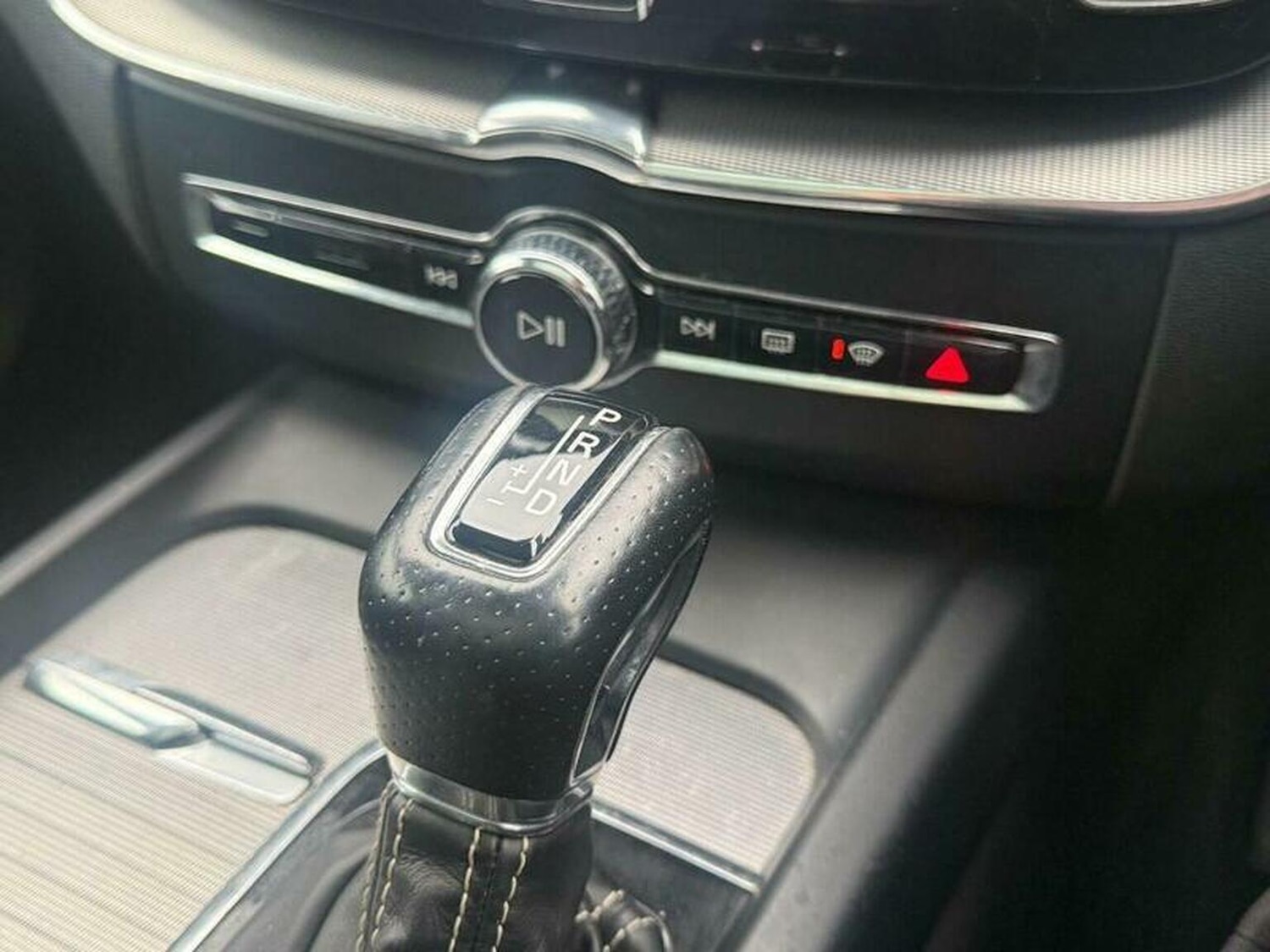 Used Volvo XC60 2018 for sale - 76957209: Photo 36