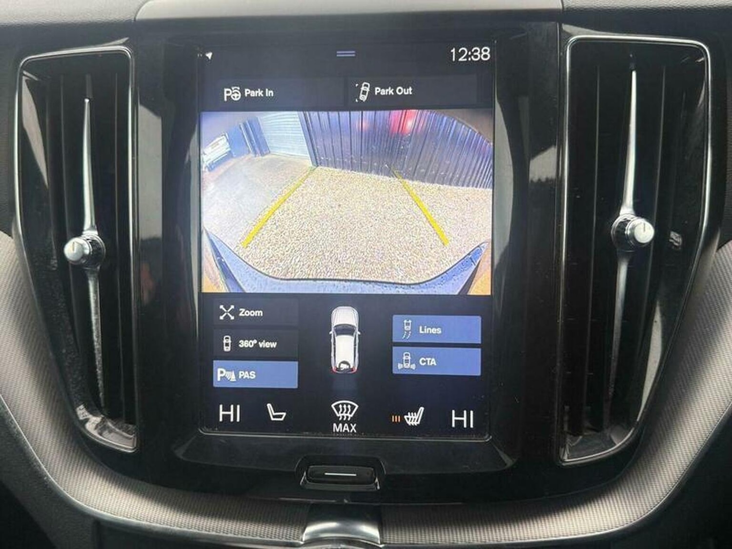 Used Volvo XC60 2018 for sale - 76957209: Photo 37