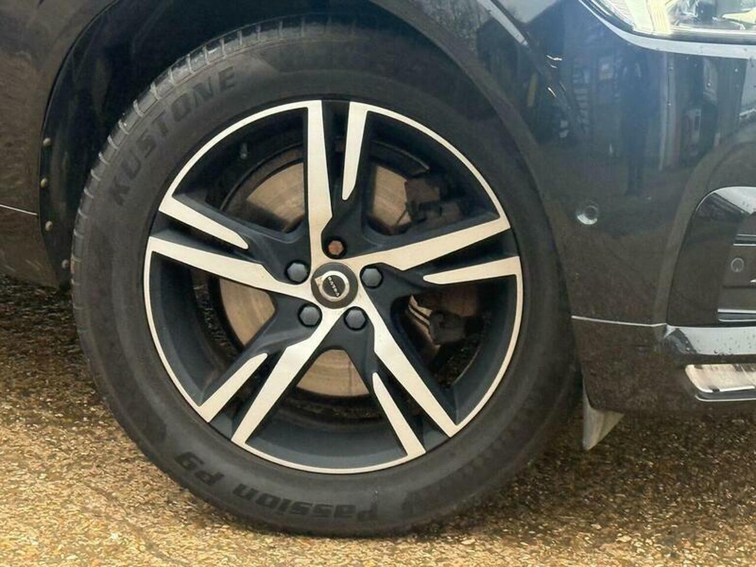 Used Volvo XC60 2018 for sale - 76957209: Photo 5