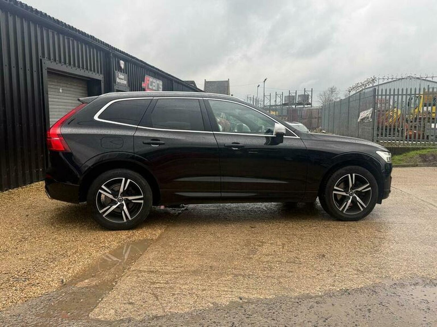 Used Volvo XC60 2018 for sale - 76957209: Photo 9