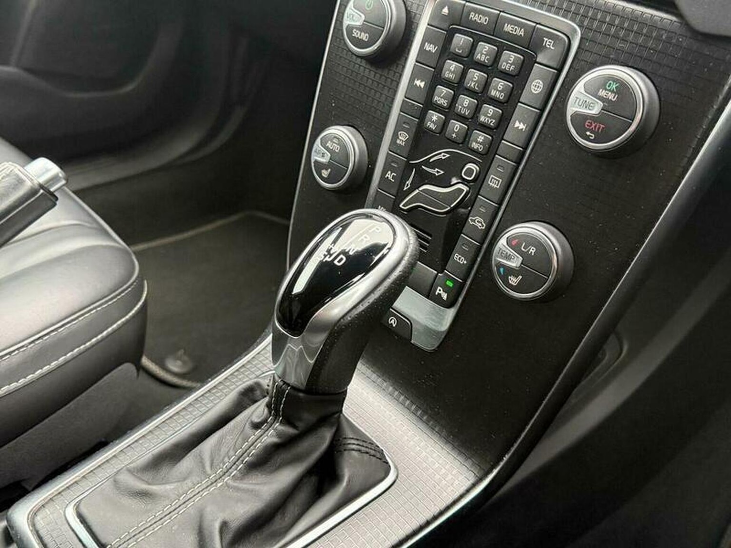 Used Volvo V40 2019 for sale - 76164529: Photo 30