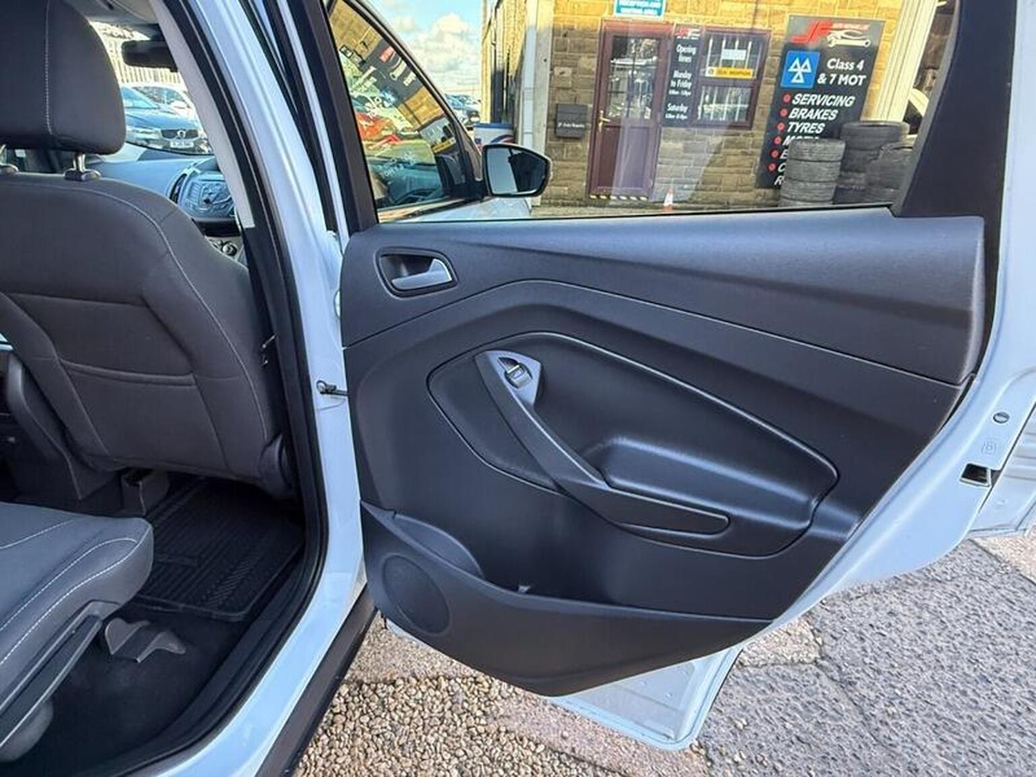 Used Ford Kuga 2016 for sale - 76785032: Photo 41