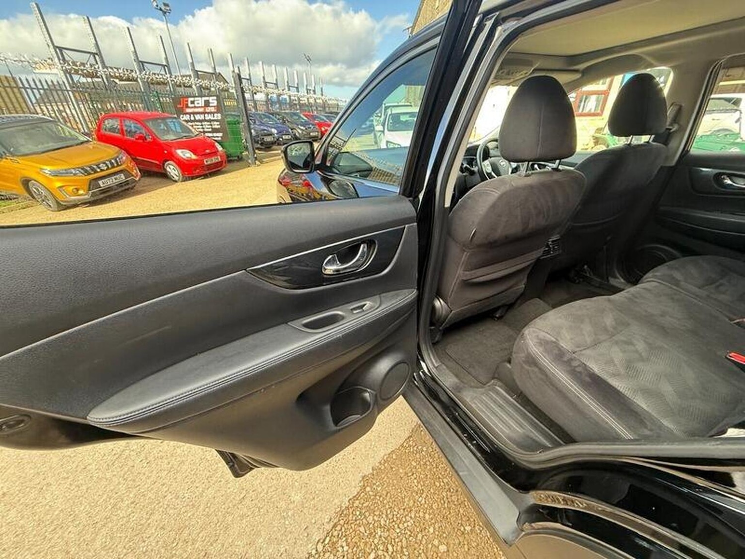 Used Nissan X-Trail 2017 for sale - 77836888: Photo 28