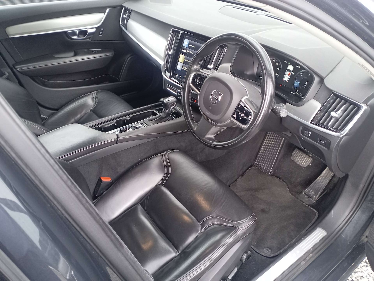 Used Volvo V90 2017 for sale - 76654098: Photo 14