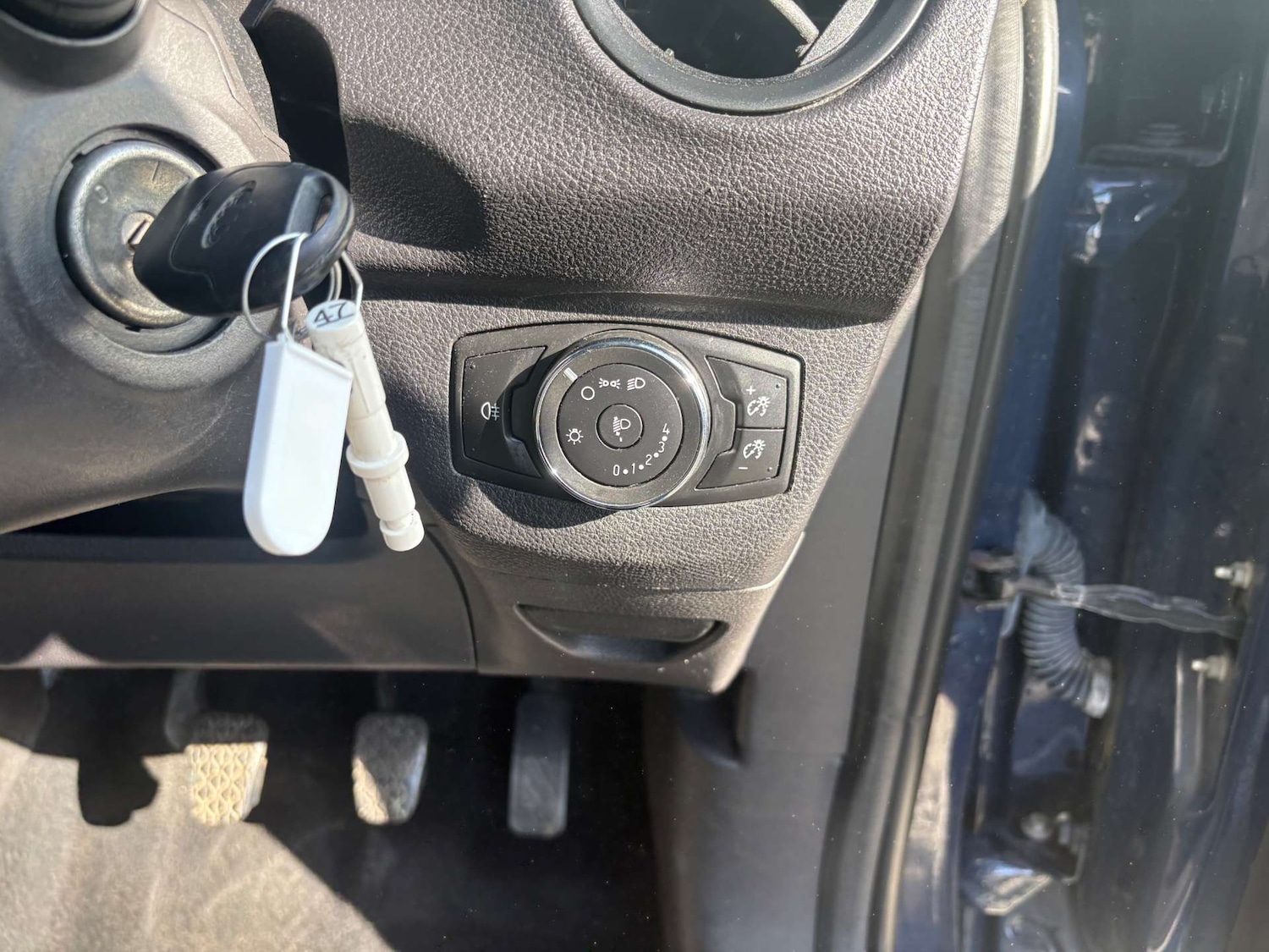 Used Ford Transit Courier 2014 for sale - 77730211: Photo 12