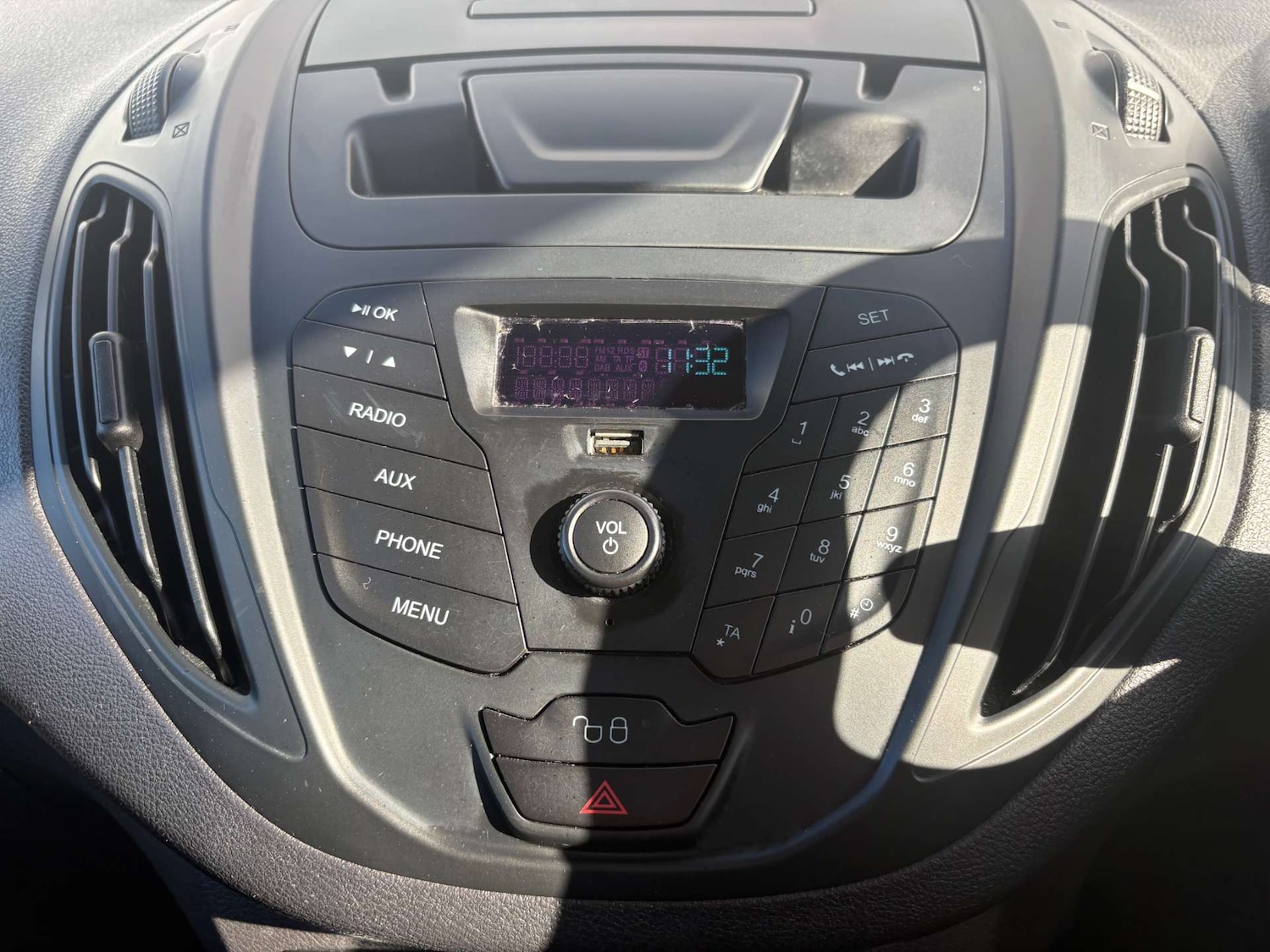 Used Ford Transit Courier 2014 for sale - 77730211: Photo 18