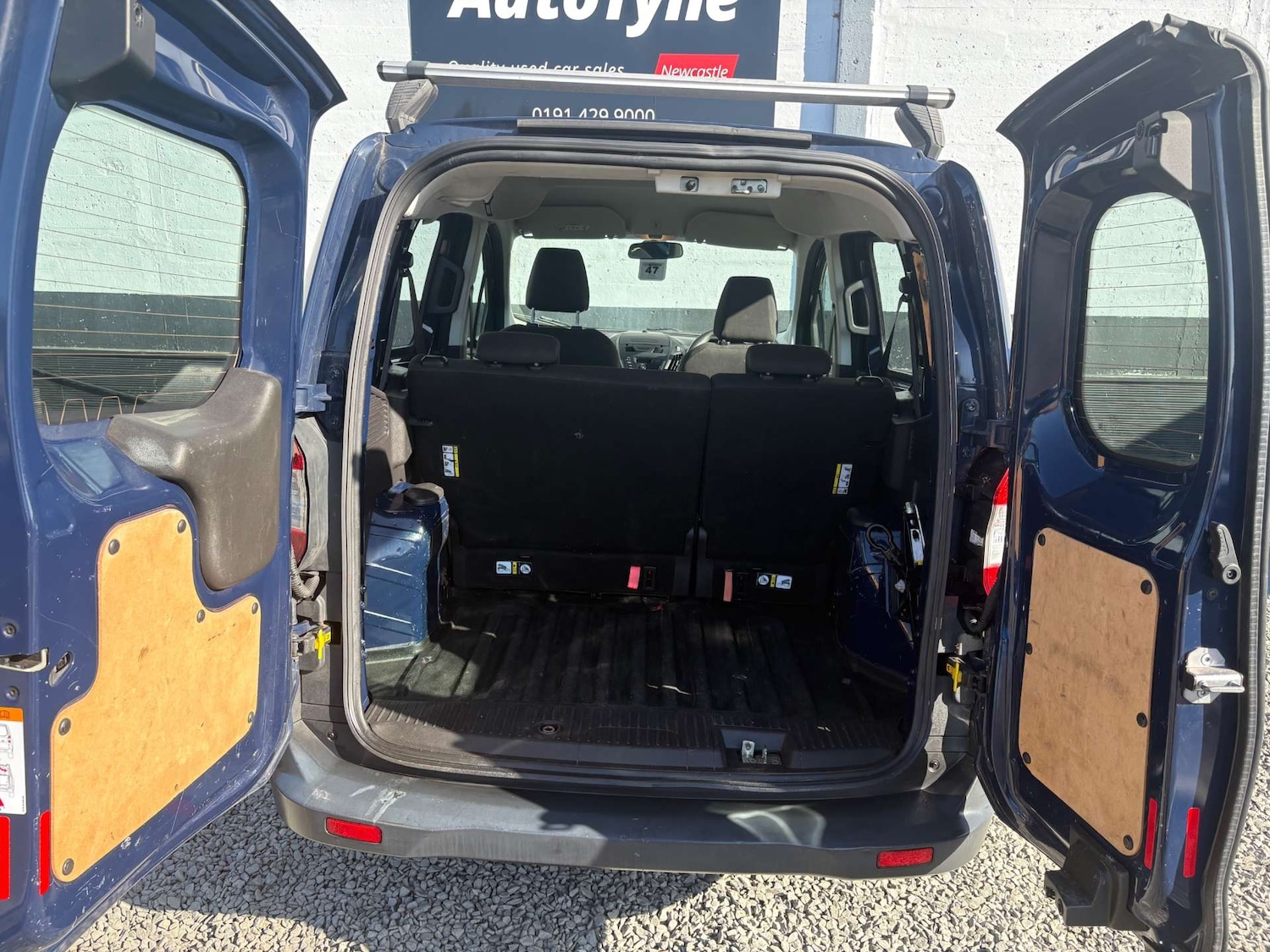 Used Ford Transit Courier 2014 for sale - 77730211: Photo 7