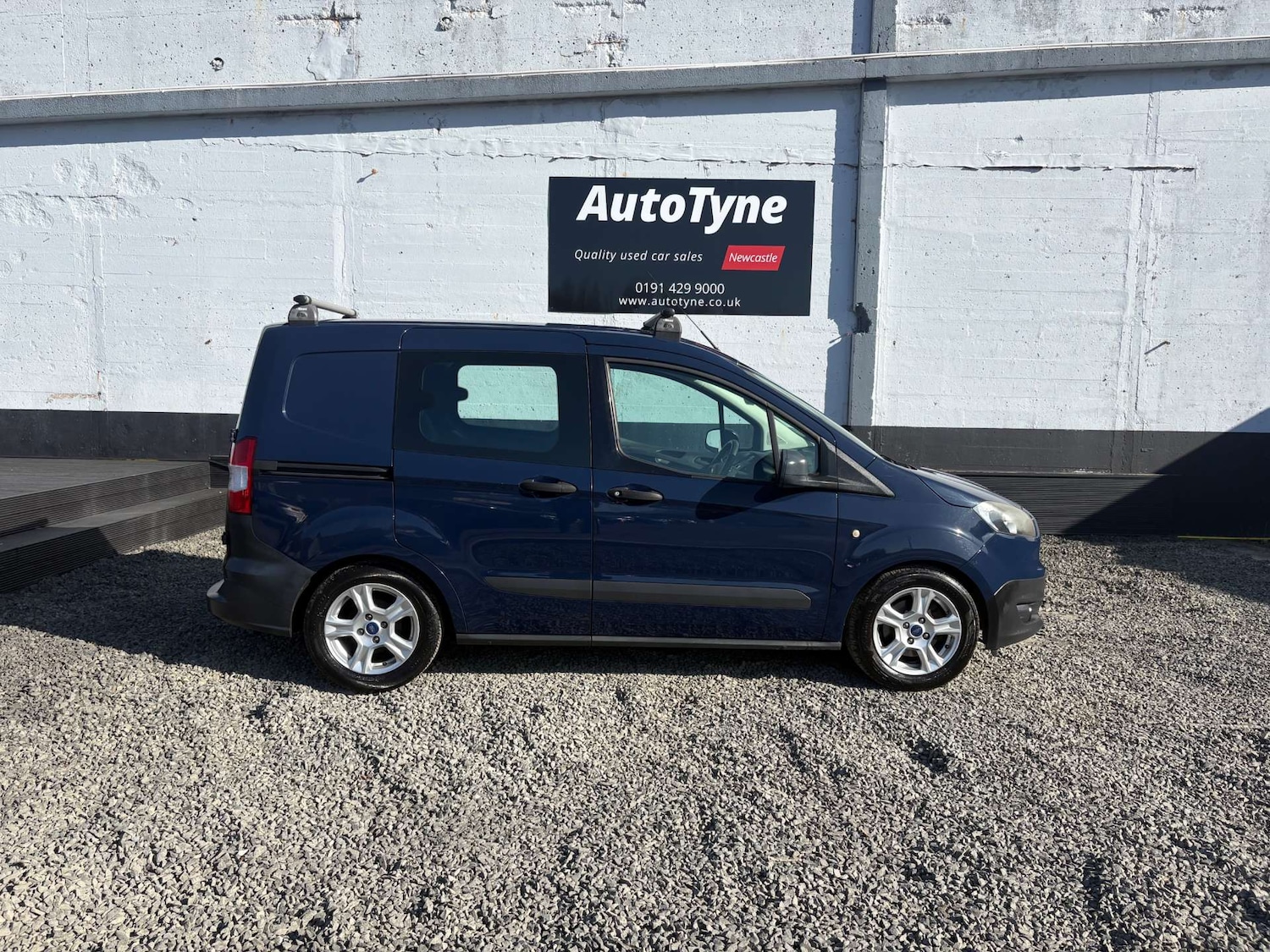 Used Ford Transit Courier 2014 for sale - 77730211: Photo 8