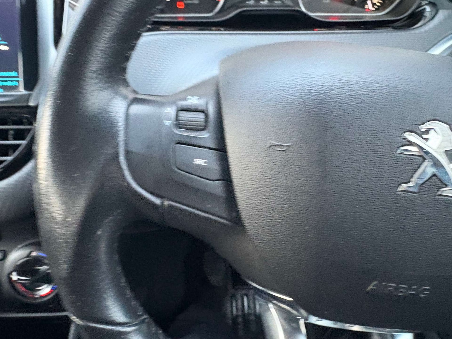 Used Peugeot 2008 2018 for sale - 76642915: Photo 13