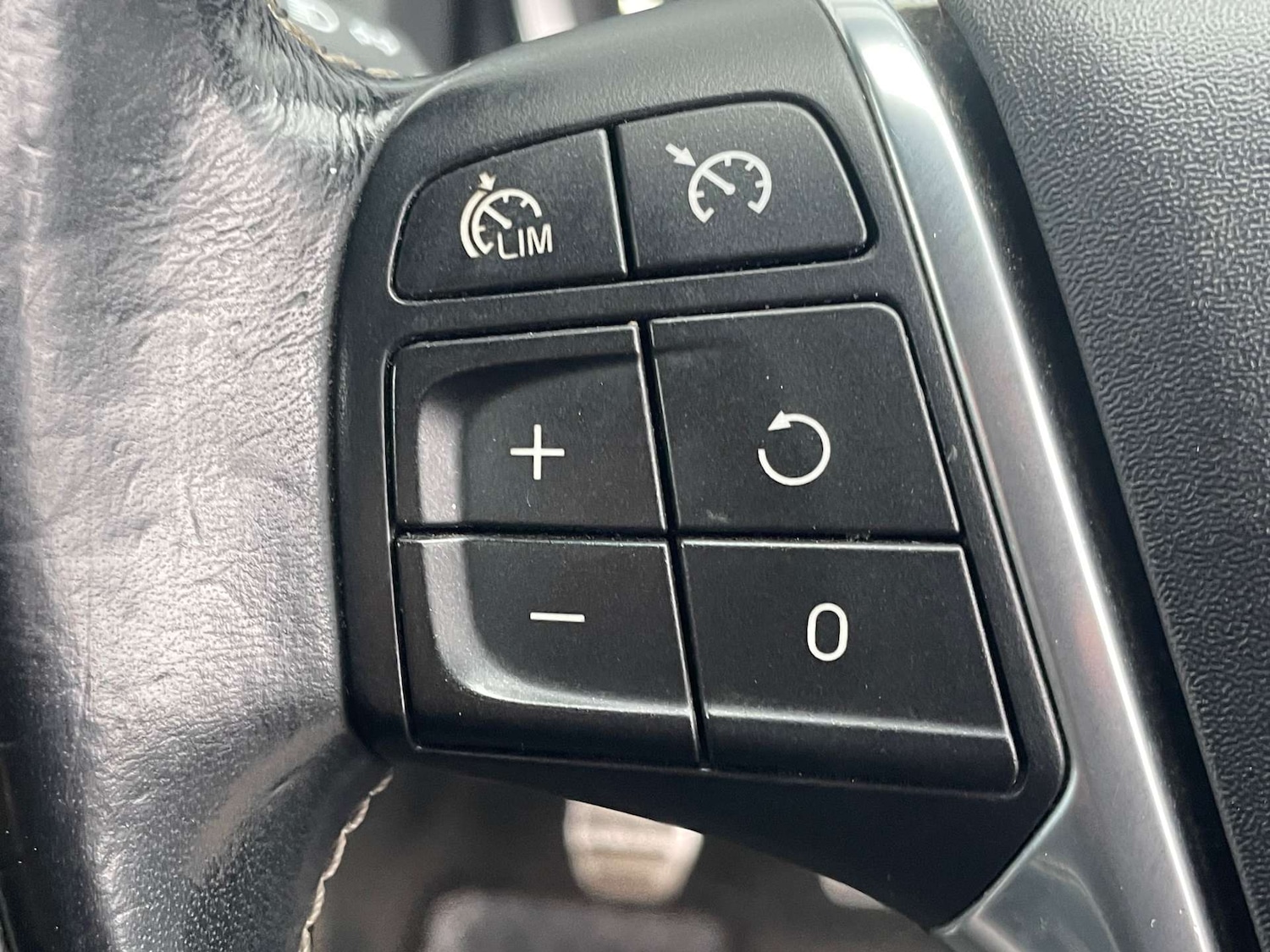 Used Volvo V60 2014 for sale - 76919202: Photo 17