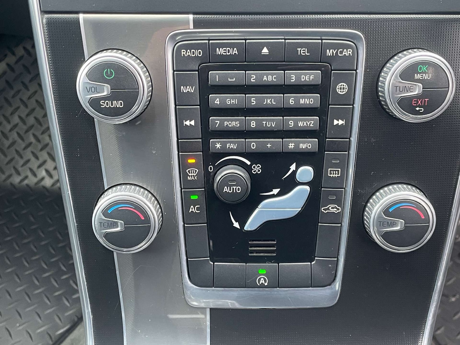 Used Volvo V60 2014 for sale - 76919202: Photo 20