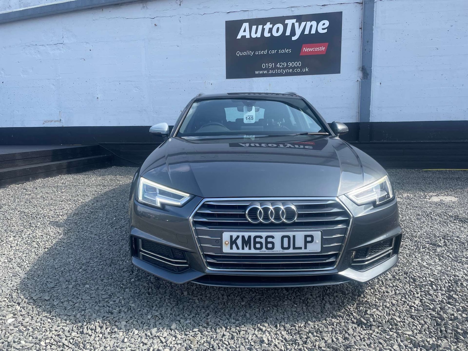 Used Audi A4 2016 for sale - 76602072: Photo 2