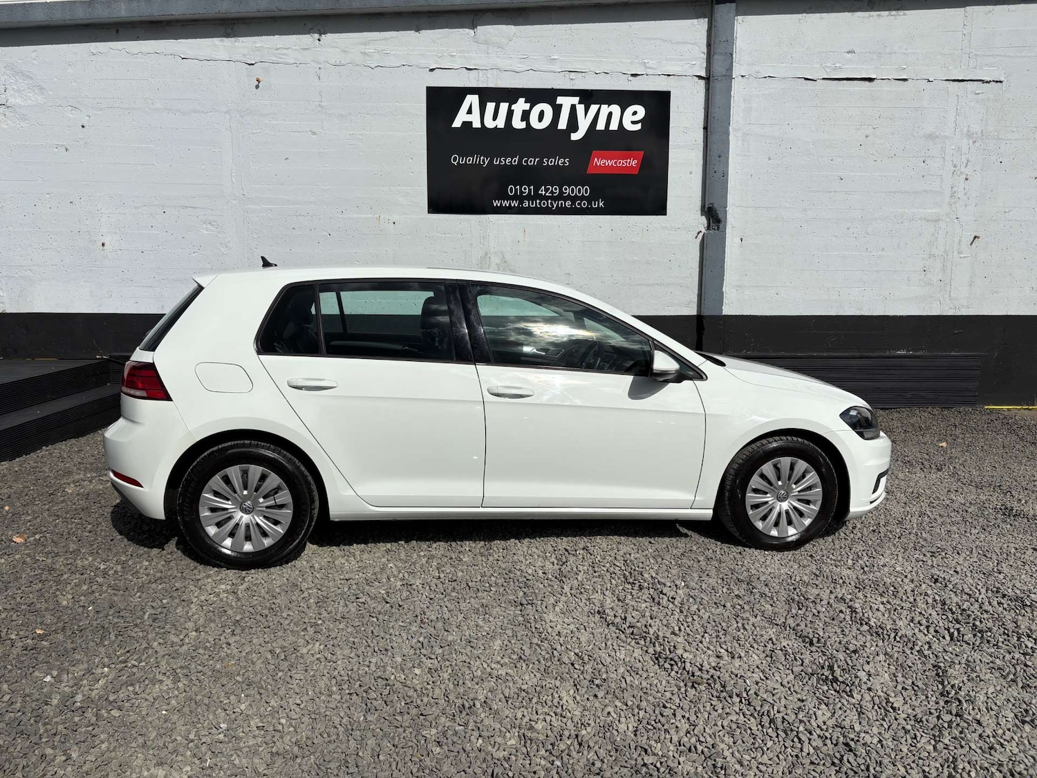 Used Volkswagen Golf 2017 for sale - 76601519: Photo 5
