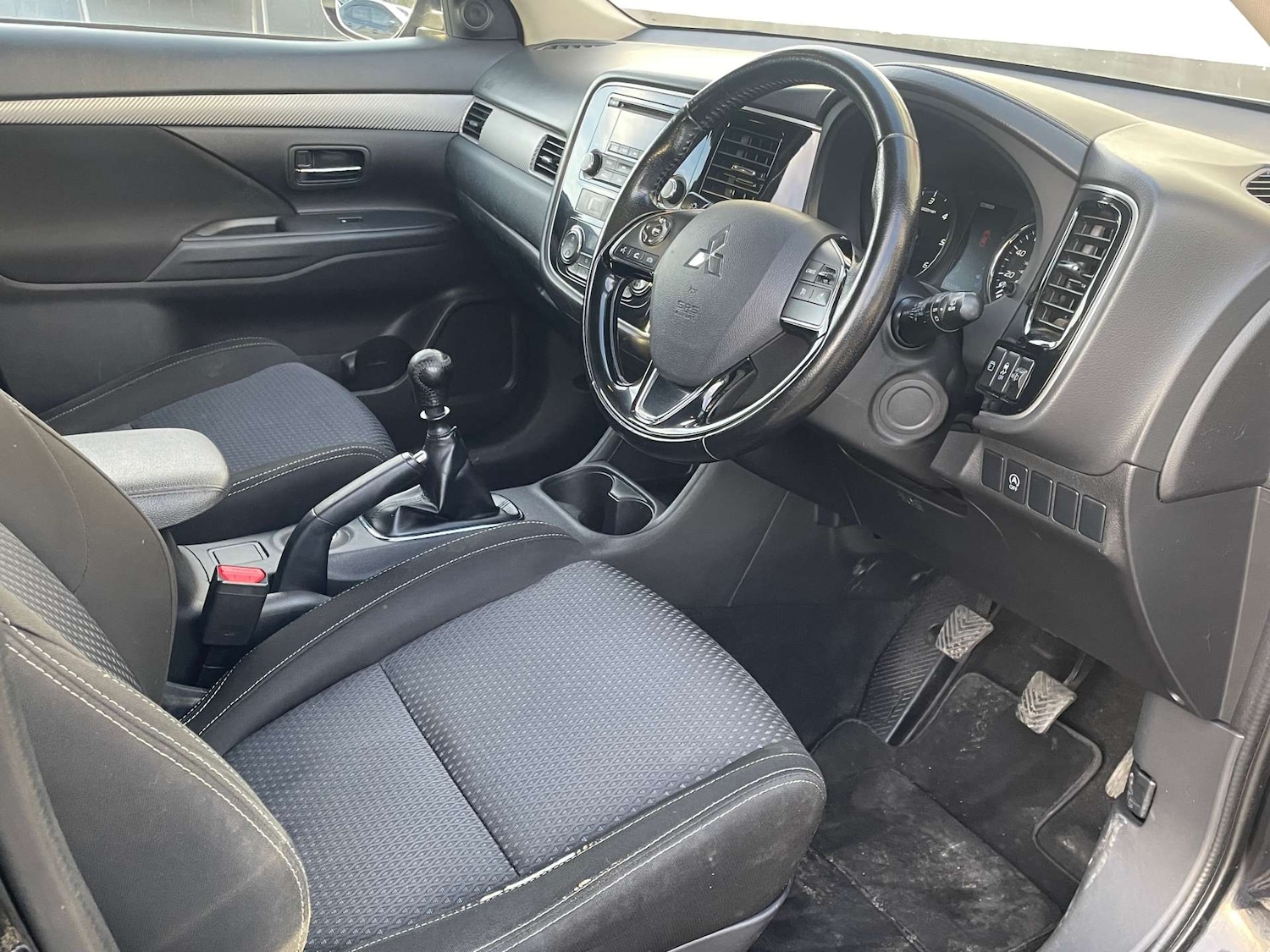 Used Mitsubishi Outlander 2016 for sale - 77584850: Photo 19