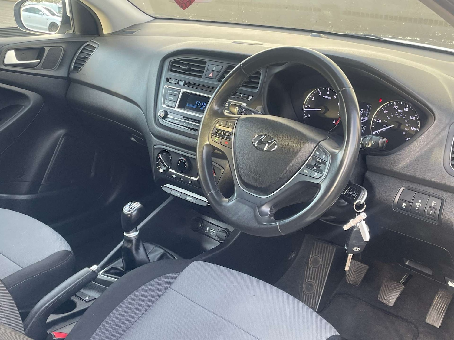 Used Hyundai i20 2016 for sale - 76219307: Photo 15