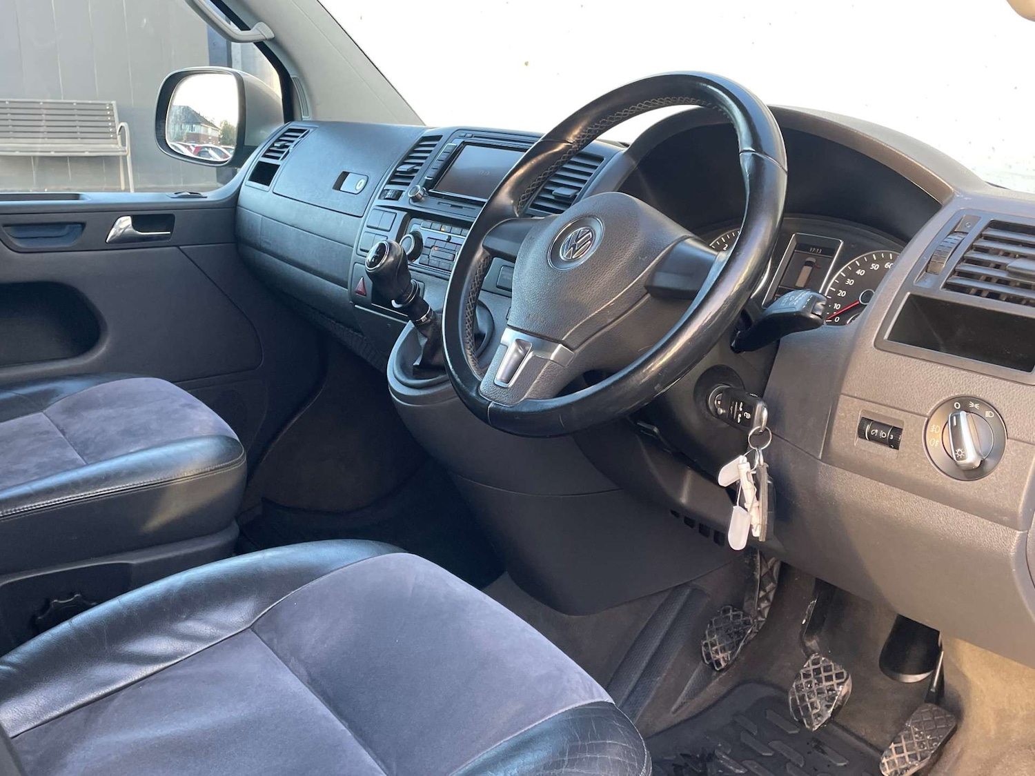 Used Volkswagen Caravelle 2011 for sale - 76737870: Photo 15