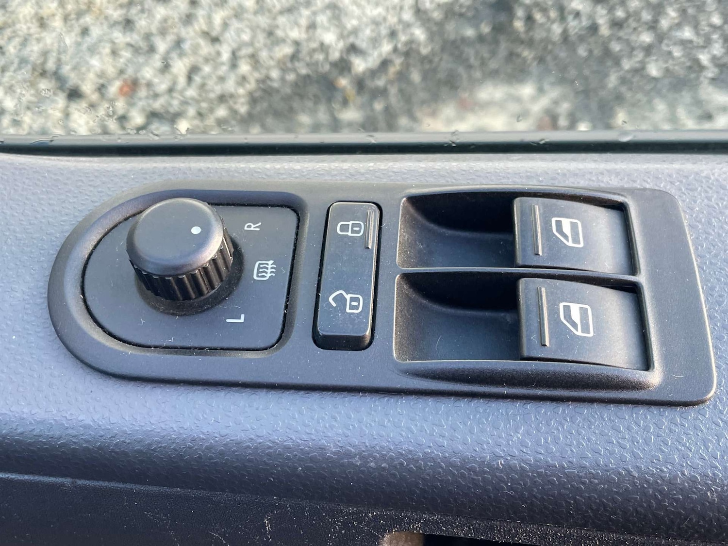 Used Volkswagen Caravelle 2011 for sale - 76737870: Photo 23