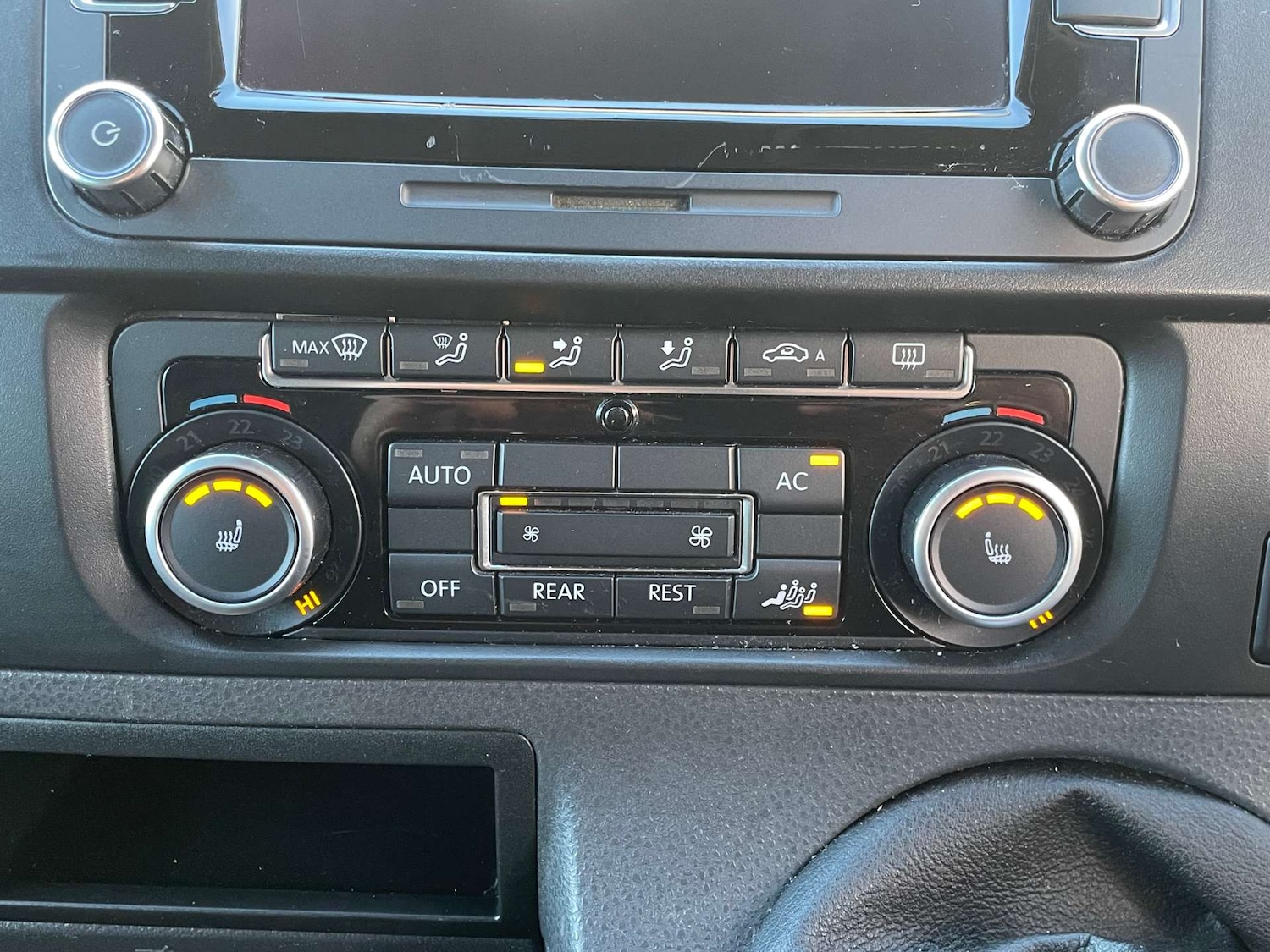 Used Volkswagen Caravelle 2011 for sale - 76737870: Photo 29