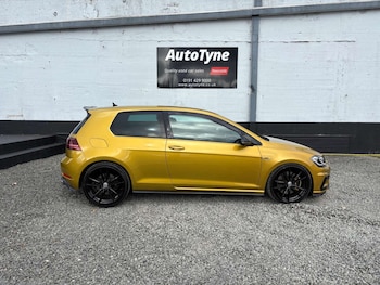 Used Volkswagen Golf 2017 for sale - 75631410: Photo